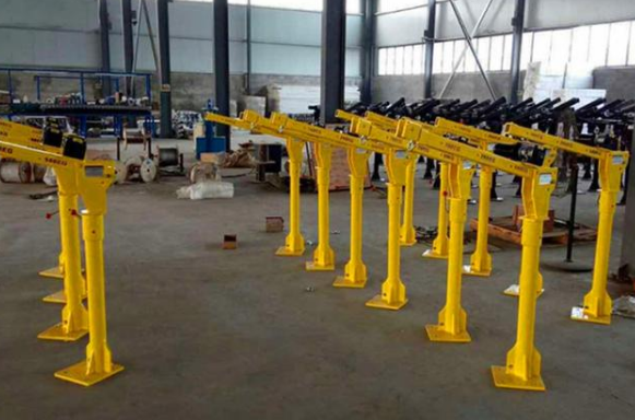 冠航室內(nèi)小吊機(jī)