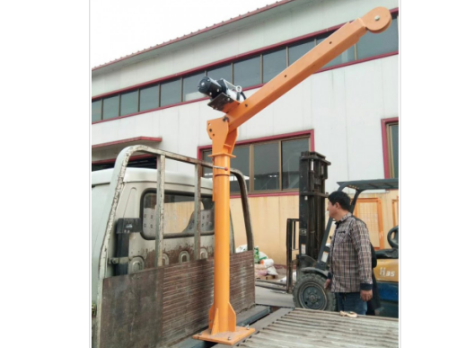 暖陽照方田民盼豐收年,室外吊運(yùn)機(jī)輕松保春耕